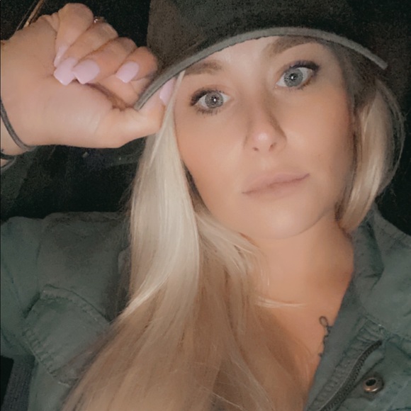 Meet your Posher, ❤️ - Picture 2 of 14